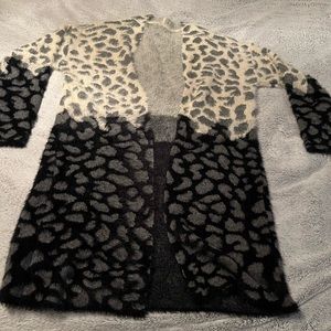 COMFY LUXE sweater coat mid length leopard print crème, grey , black